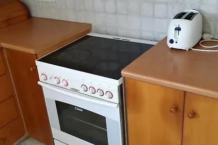 House 3 فيلة لارنكا