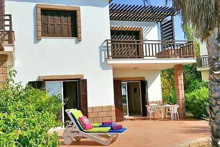 House 3 لارنكا